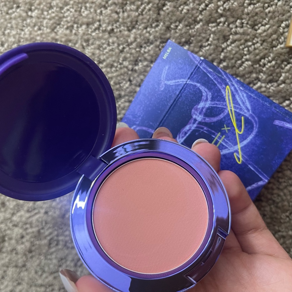 COPY - Max lisa black pink powder blush collaboration Melba